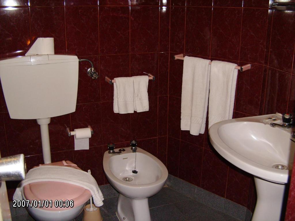 Olhos Pretos Hotel Caldas Da Rainha Phòng bức ảnh